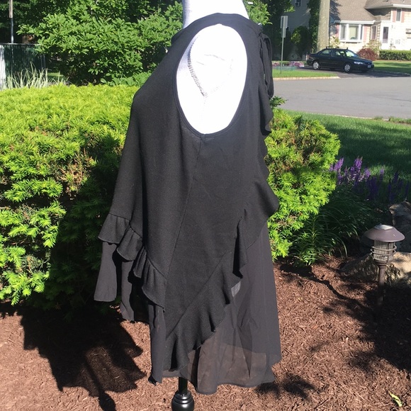 Accepting Offers 🌷Sleeveless Tunic with Ruffle - Picture 4 of 5